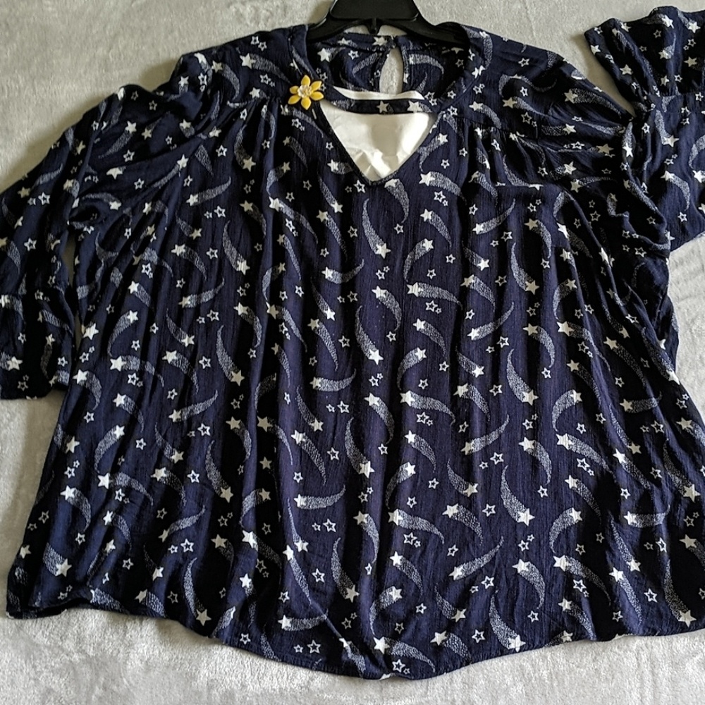 Stellar Top with Bonus Pin